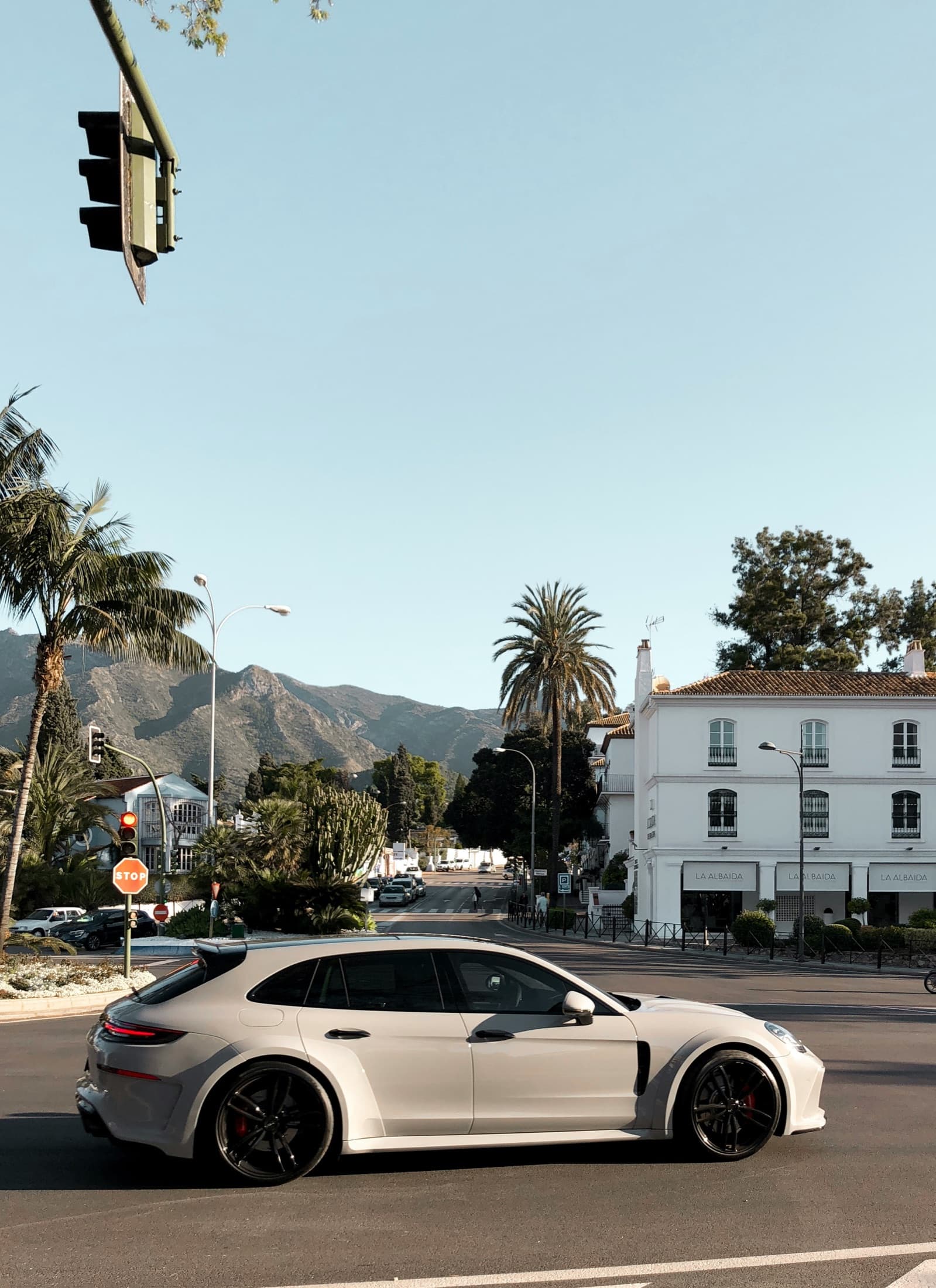 Palmboulevard in het centrum van Marbella