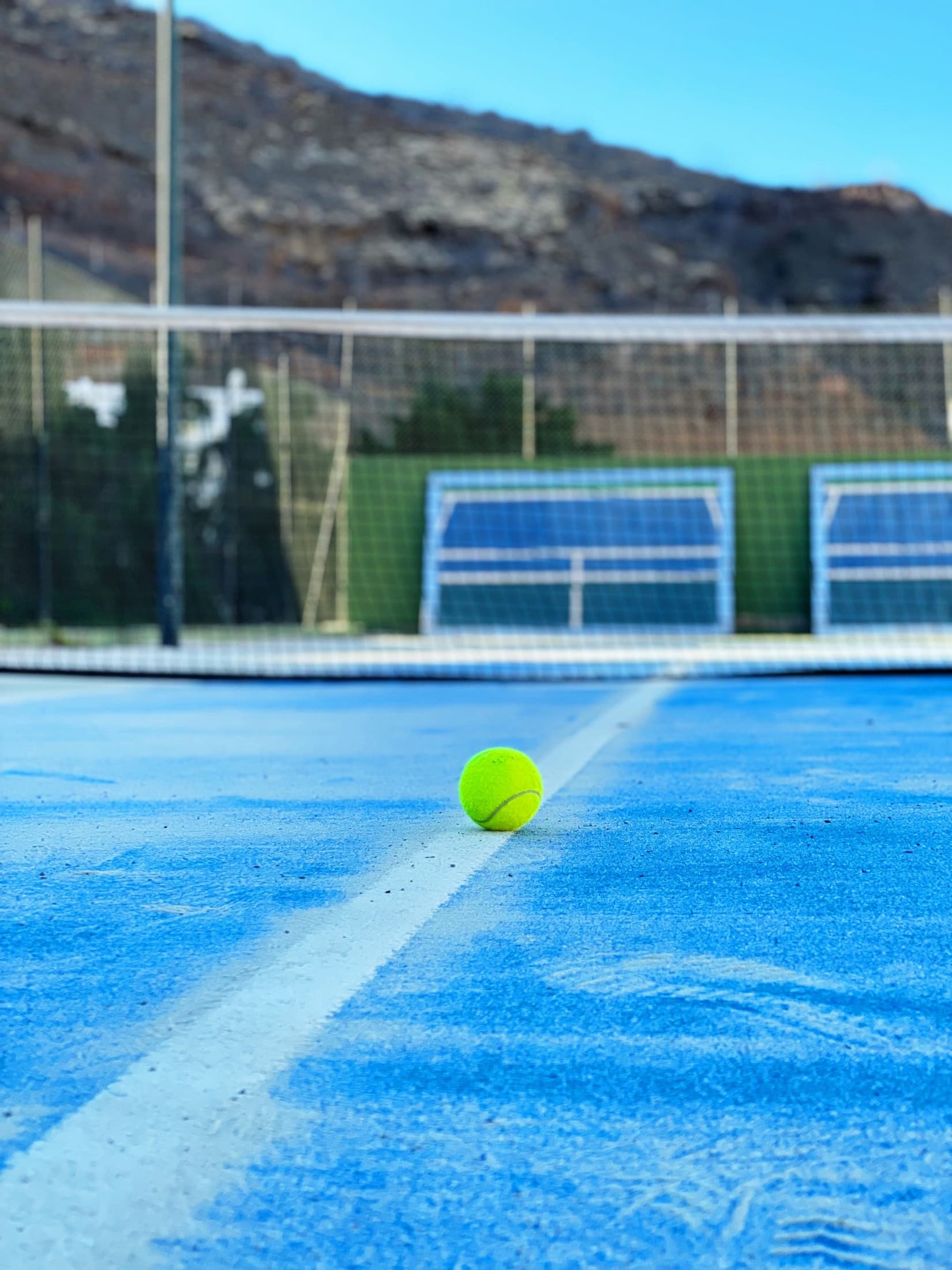 Luchtfoto van een padelbaan